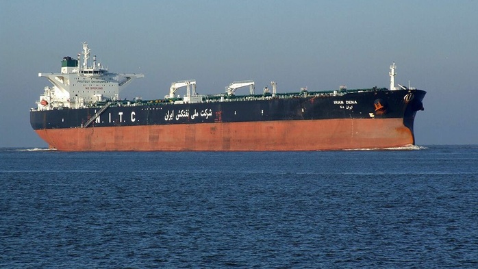Mỹ lần đầu tiên bắt giữ 4 tàu chở dầu Iran - Ảnh 1.