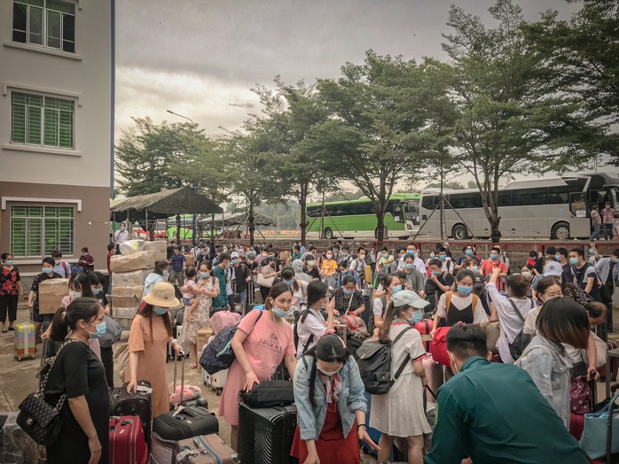 Bình Dương: 342 người từ Nhật Bản về đã hết thời gian cách ly - Ảnh 1.