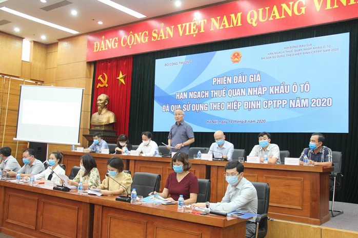 Lần đầu đấu giá hạn ngạch nhập khẩu ôtô cũ - Ảnh 1. Lần đầu đấu giá hạn ngạch nhập khẩu ôtô cũ - Ảnh 1.