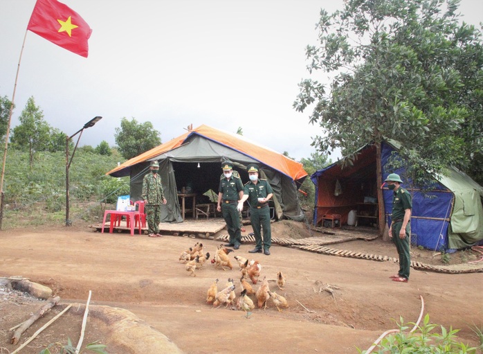 Vì tuyến đầu chống dịch Covid-19: Thao thức biên cương - Ảnh 1.