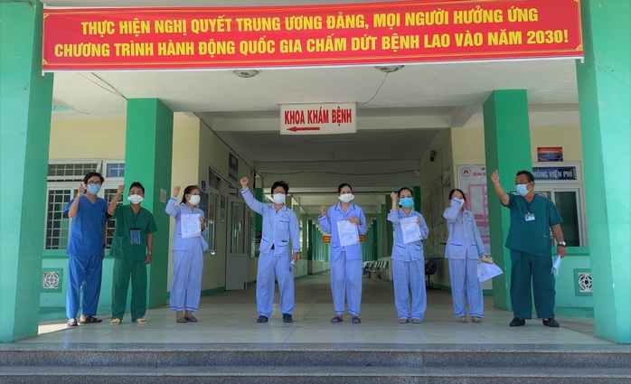 Đà Nẵng: Xuất viện thêm 9 bệnh nhân Covid-19 - Ảnh 1.