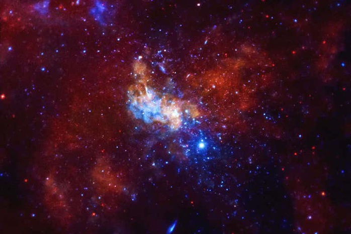 Phát hiện ngôi sao… bẹp dí, siêu đáng sợ là con lỗ đen quái vật - Ảnh 1.