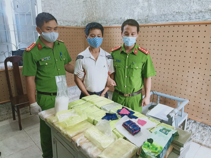 Phá 2 chuyên án khủng, thu giữ 53 bánh heroin và 25 kg ma túy các loại - Ảnh 2.