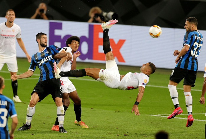 Người hùng Lukaku hóa tội đồ, Inter Milan dâng cúp cho Sevilla - Ảnh 7.