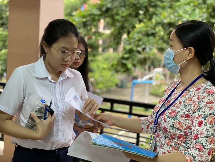 ĐH Đà Nẵng công bố điểm trúng tuyển học bạ của các trường, khoa thành viên - Ảnh 1.