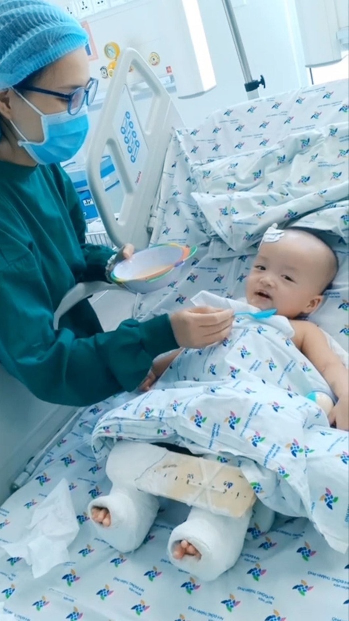 Tan chảy với hình ảnh và điệu bộ của Trúc Nhi-Diệu Nhi - Ảnh 3. Tan chảy với hình ảnh và điệu bộ của Trúc tỷ lệ kèo nhà cái-Diệu tỷ lệ kèo nhà cái - Ảnh 3.
