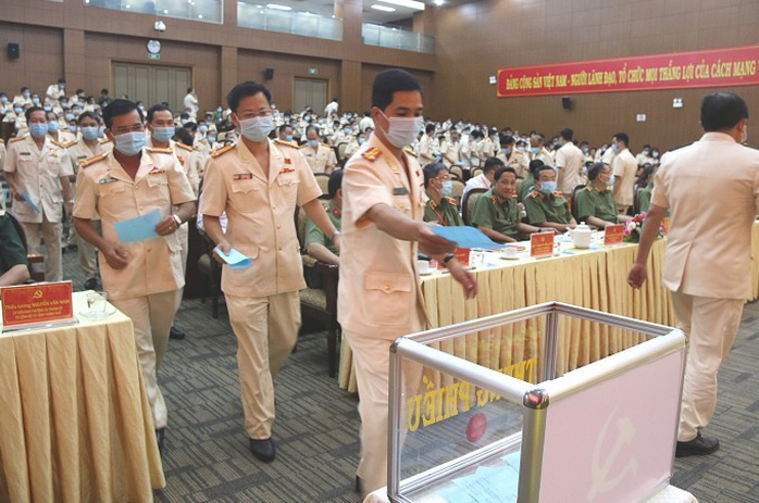 Đại tá Lê Hồng Nam giữ chức Bí Thư Đảng ủy Công an TP HCM - Ảnh 5.