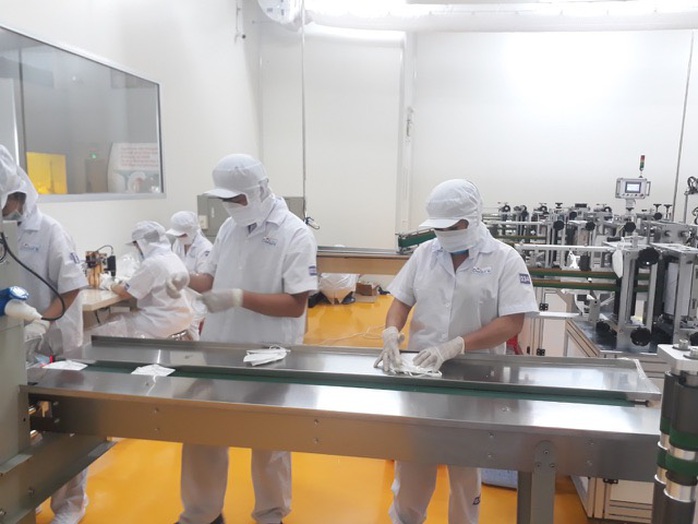 Doanh nghiệp “tay ngang” ở Việt Nam sản xuất khẩu trang cho Bộ Quốc phòng Mỹ - Ảnh 3.