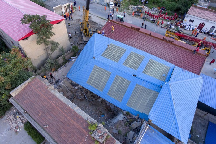 Vụ sập nhà hàng ở Trung Quốc: 29 người thiệt mạng, thêm nhiều người bị thương - Ảnh 1.
