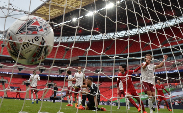 Hạ Liverpool trên chấm luân lưu, Arsenal đăng quang Siêu cúp Anh - Ảnh 8.