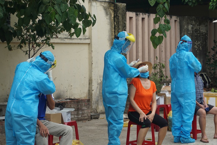 Lịch trình 15 ca Covid-19 ở Đà Nẵng: Bệnh nhân đi nhiều nơi, tiếp xúc đông người - Ảnh 1.