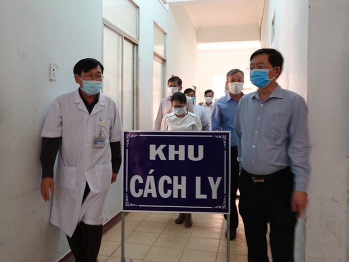 Bình Định cử 25 bác sĩ, điều dưỡng hỗ trợ Đà Nẵng chống dịch Covid-19 - Ảnh 1.