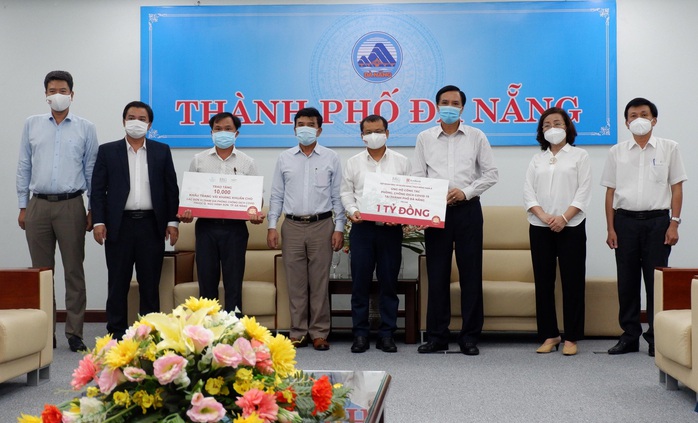 Tập đoàn BRG và SeABank ủng hộ 1 tỉ đồng, 20.000 khẩu trang kháng khuẩn cho Đà Nẵng - Ảnh 1. Tập đoàn BRG và SeABank ủng hộ 1 tỉ đồng, 20.000 khẩu trang kháng khuẩn cho Đà Nẵng - Ảnh 1.