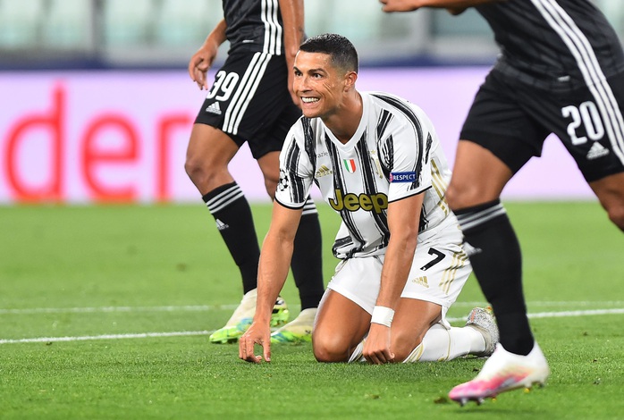 Ronaldo lập cú đúp, Juventus vẫn bị hất văng khỏi Champions League - Ảnh 6.