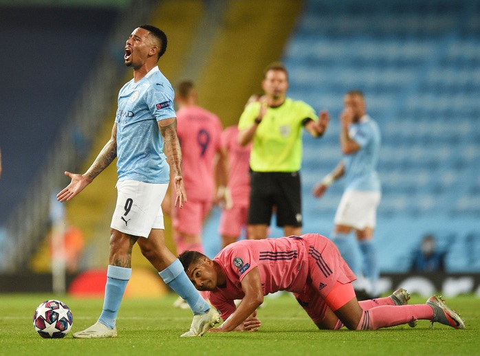 Bắn hạ Kền kền trắng, Man City thẳng tiến Champions League - Ảnh 10.