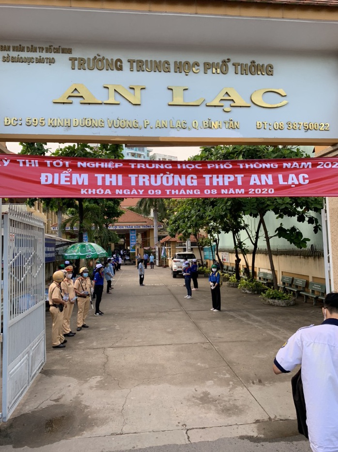 Phòng CSGT  ra quân đồng hành cùng thí sinh thi THPT tại TP HCM  - Ảnh 2.