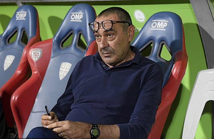 Thua thảm cúp châu Âu, Juventus bẻ ghế HLV Maurizio Sarri - Ảnh 1.