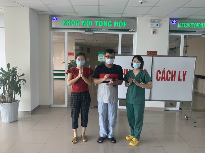 Người giao bánh pizza ở Hà Nội từng tổn thương phổi 70% đã khỏi Covid-19 - Ảnh 1.