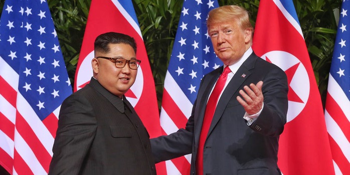 27 bức thư đầy tình cảm giữa Tổng thống Trump và ông Kim Jong-un - Ảnh 1.