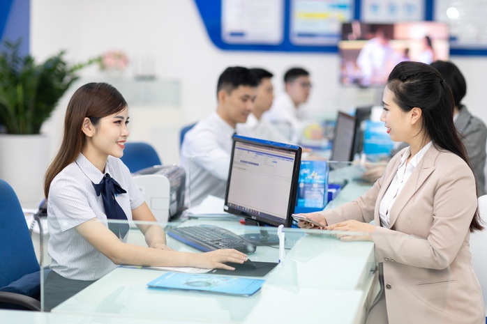 Xài Vina lái VinFast về nhà - Ảnh 1. Xài Vina lái VinFast về nhà - Ảnh 1.