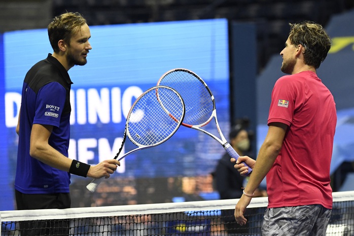 Nén đau, Dominic Thiem đánh bại Medvedev để vào chung kết US Open - Ảnh 1.