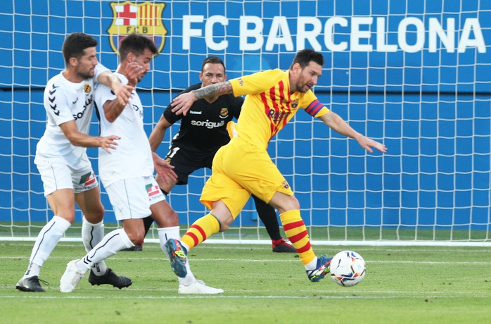 Messi tái xuất, nhường Griezmann ghi bàn cho Barca - Ảnh 2.