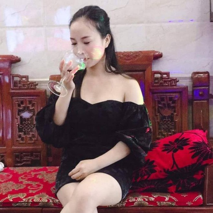 Hot girl bán bánh mướt cầm đầu đường dây đánh bạc 126 tỉ đồng bị khởi tố - Ảnh 1.