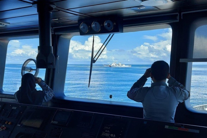 Indonesia đuổi tàu hải cảnh Trung Quốc trên biển Đông - Ảnh 2.