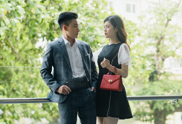 Sức hút từ sản phẩm thời trang da đà điểu, cá sấu Khatoco - Ảnh 1. Sức hút từ sản phẩm thời trang da đà điểu, cá sấu Khatoco - Ảnh 1.