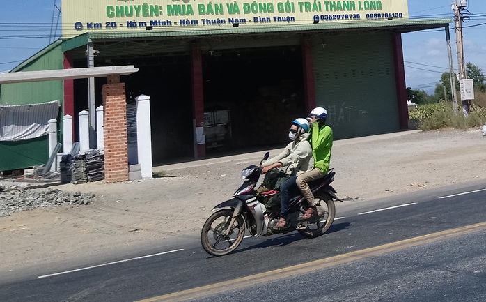 Thanh long phụ thuộc thương lái nước ngoài - Ảnh 1.