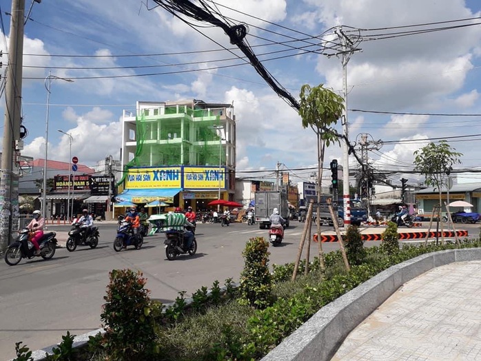 Hơn 10 năm sống cảnh ngập nước, người dân mừng rỡ khi đường Tô Ký sắp khánh thành - Ảnh 4.