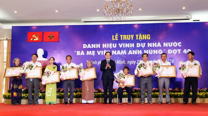 TP HCM tổ chức lễ truy tặng danh hiệu vinh dự Nhà nước Bà mẹ Việt Nam Anh hùng  - Ảnh 1.