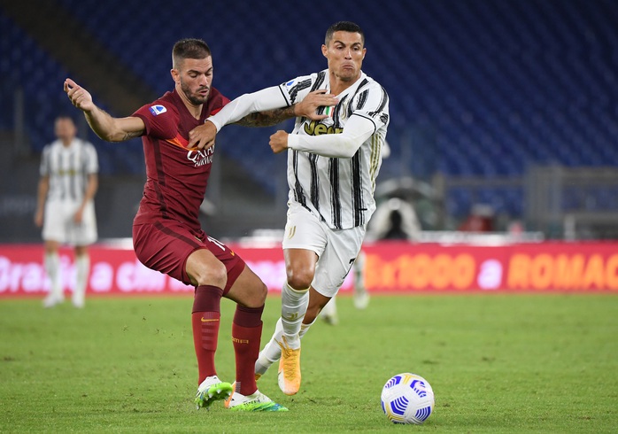Ronaldo lập cú đúp giúp Juventus thoát thua - Ảnh 4.