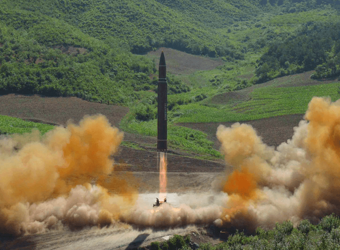 Mỹ cảnh báo: Triều Tiên có tên lửa đạn đạo bắn tới Mỹ - Ảnh 1.