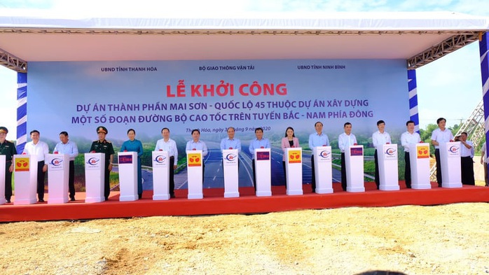 Thủ tướng Nguyễn Xuân Phúc dự lễ khởi công đường cao tốc Bắc - Nam - Ảnh 5.
