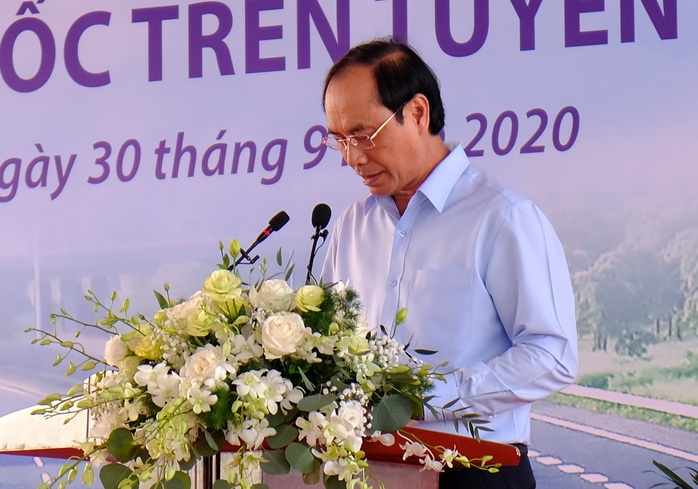 Thủ tướng Nguyễn Xuân Phúc dự lễ khởi công đường cao tốc Bắc - Nam - Ảnh 4.