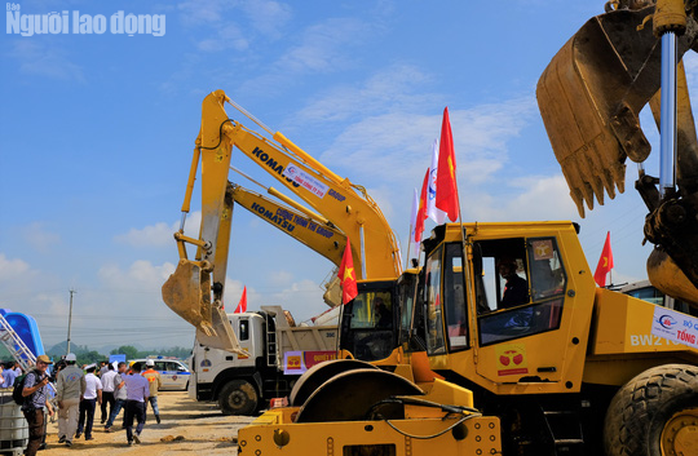 Thủ tướng: Nghèo cũng phải làm giao thông, càng giàu càng phải làm - Ảnh 4.