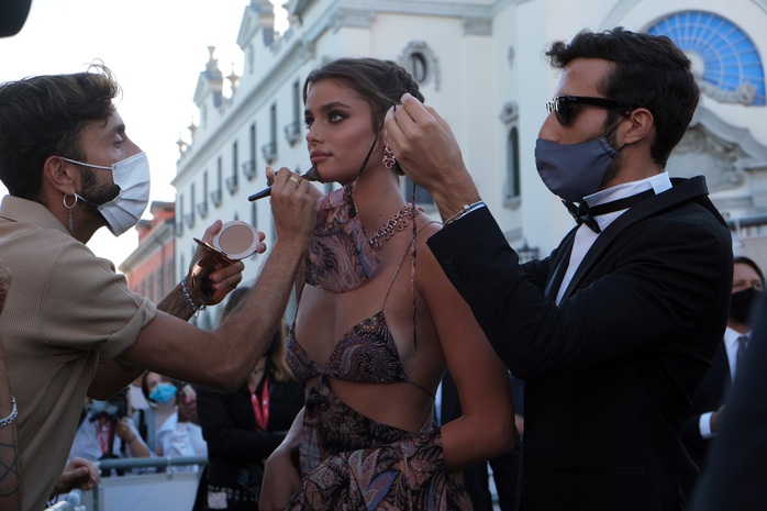 “Thiên thần nội y” Taylor Hill khoe vẻ đẹp cuốn hút - Ảnh 5. “Thiên thần nội y” kèo nhà cái tỷ lệ bóng đá khoe vẻ đẹp cuốn hút - Ảnh 5.