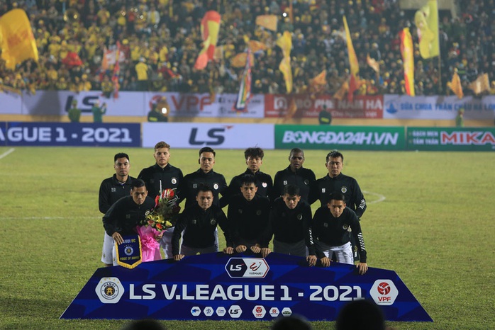Hà Nội FC thất bại nặng nề ngày ra quân V-League 2021 - Ảnh 1.