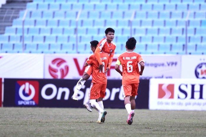 CLB TP HCM ngậm đắng ngày ra quân V-League 2021 - Ảnh 1.