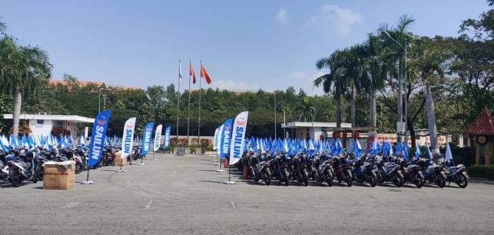 Tây Ninh: Một doanh nghiệp tặng 200 xe máy cho công nhân - Ảnh 1.