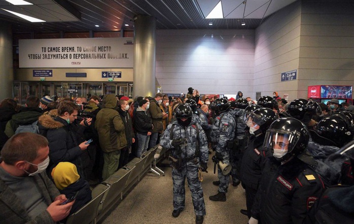 Chính khách đối lập Alexey Navalny bị bắt khi vừa về Nga - Ảnh 4.