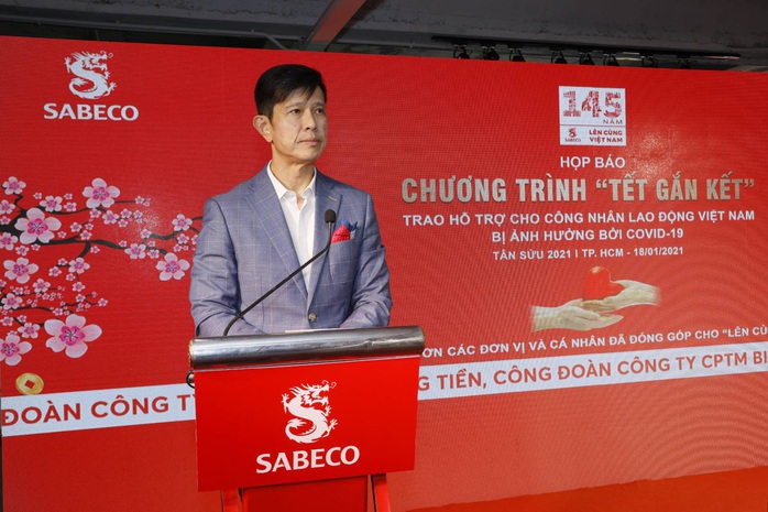Sabeco trao 4,2 tỉ đồng hỗ trợ người lao động Việt Nam bị ảnh hưởng bởi Covid-19 - Ảnh 2. Sabeco trao 4,2 tỉ đồng hỗ trợ người lao động Việt Nam bị ảnh hưởng bởi Covid-19 - Ảnh 2.