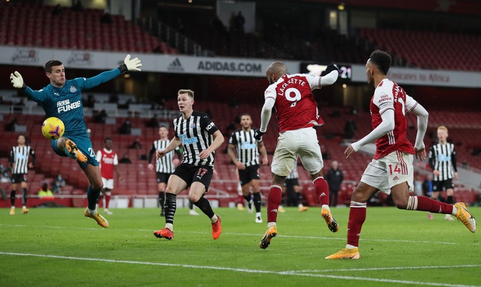 Hung thần Aubameyang bùng nổ, Arsenal thắng giòn giã Newcastle - Ảnh 1.