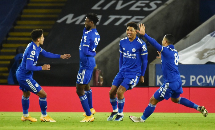 Hạ gục Chelsea, Leicester soán ngôi đầu Ngoại hạng Anh - Ảnh 3.