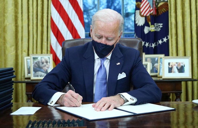 Tân Tổng thống Mỹ Joe Biden: Hủy bỏ nhiều chính sách của người tiền nhiệm - Ảnh 1.