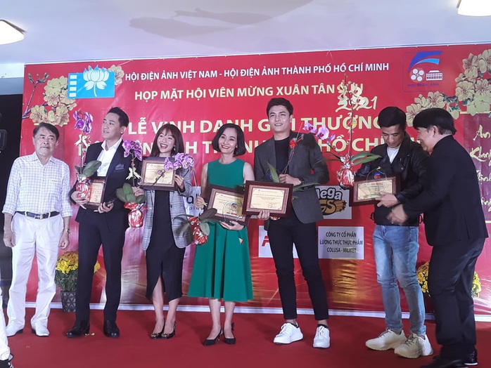 Hứa Vĩ Văn, Khả Ngân được Hội Điện ảnh TP HCM vinh danh - Ảnh 3. Hứa Vĩ Văn, Khả Ngân được Hội Điện ảnh kèo nhà cái tỷ lệ cá cược - Ảnh 3.