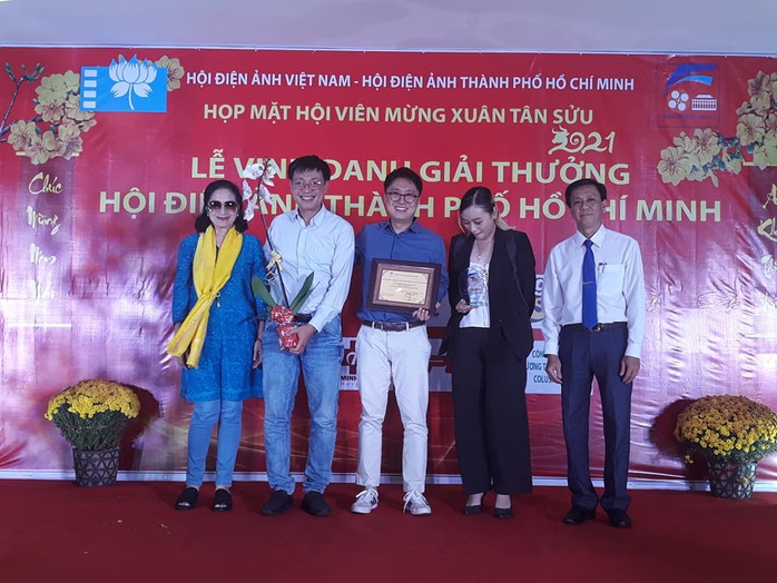 Hứa Vĩ Văn, Khả Ngân được Hội Điện ảnh TP HCM vinh danh - Ảnh 5. Hứa Vĩ Văn, Khả Ngân được Hội Điện ảnh kèo nhà cái tỷ lệ cá cược - Ảnh 5.