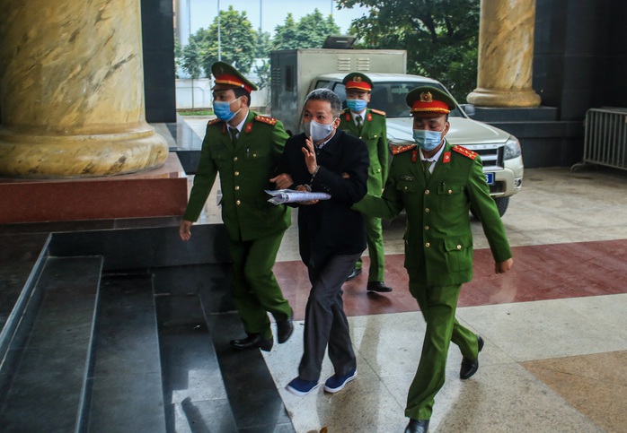 CLIP: Ông Đinh La Thăng, Trịnh Xuân Thanh đến tòa - Ảnh 7.