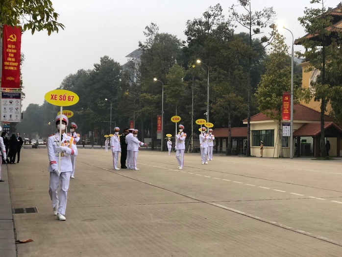 Ông Trần Quốc Vượng kiểm tra, tổng duyệt công tác chuẩn bị cho Đại hội XIII của Đảng - Ảnh 5.